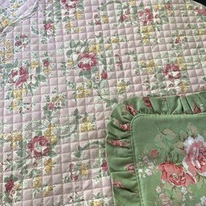 Laura Ashley 4 placemats and pot holder  pink roses